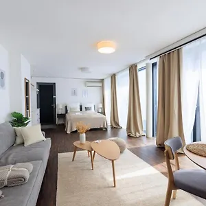  Apartment Global Living - Design I Rathausplatz I Beamer I Ac I Kitchen I Deutschland